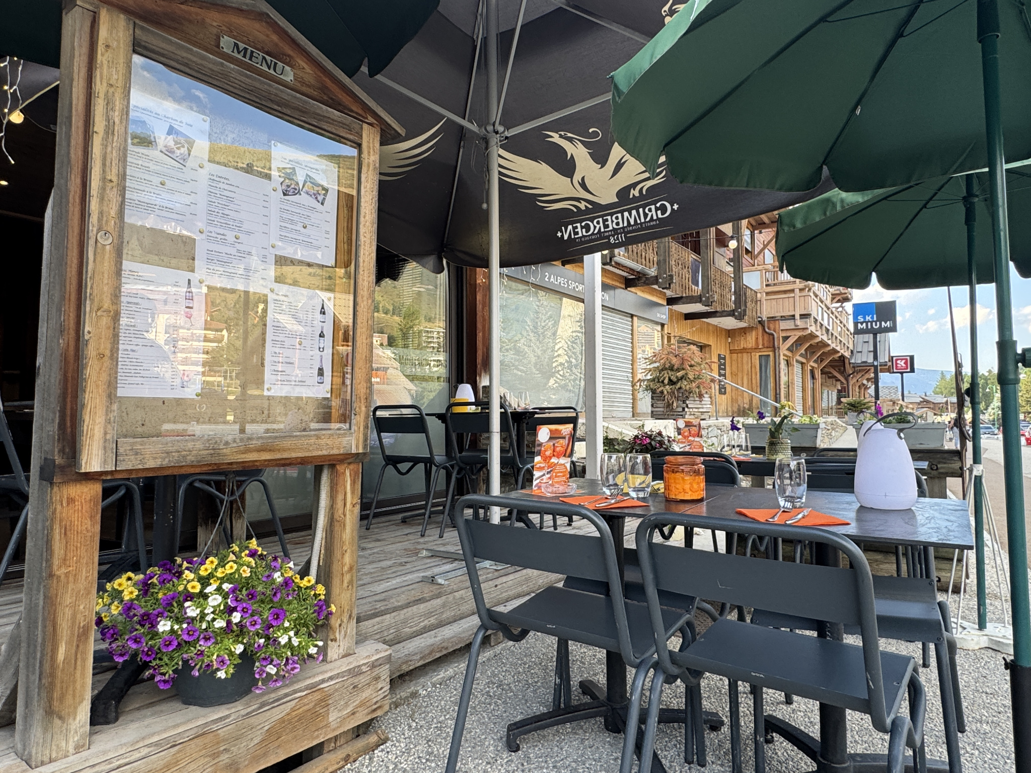 Restaurant avec logement sur l’avenue principale des Deux Alpes